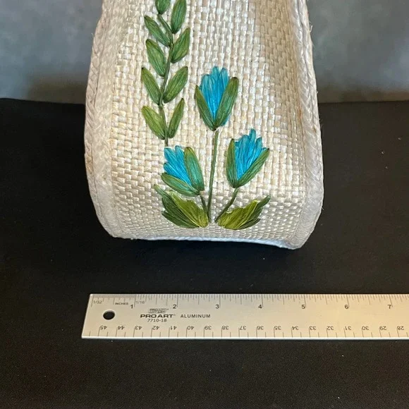 Unique Vintage Woven Straw Tote Bag Wooden Handles Embroidered Floral Design - Picture 11 of 11